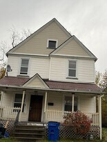 915 E 147th St in Cleveland, OH - Building Photo