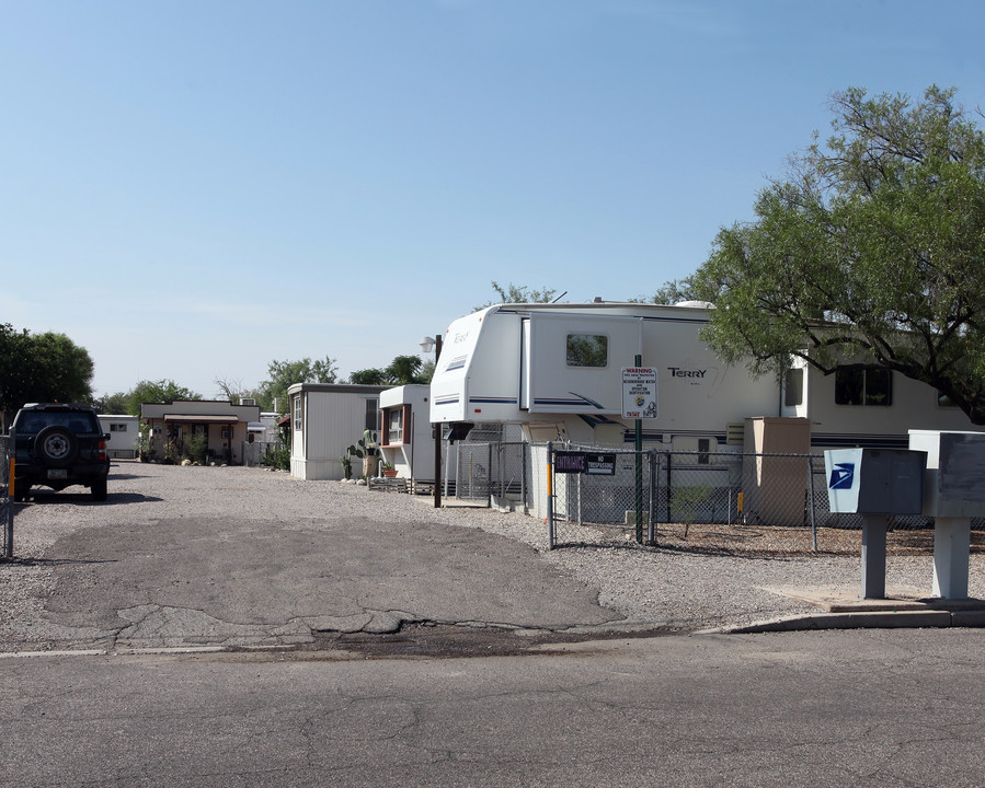 Shady Lane in Tucson, AZ - Building Photo