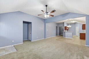 16763 N Blue Jay Dr in Conroe, TX - Building Photo