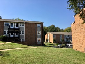 Pine Forest Apartments in Cleveland, TN - Building Photo - Building Photo