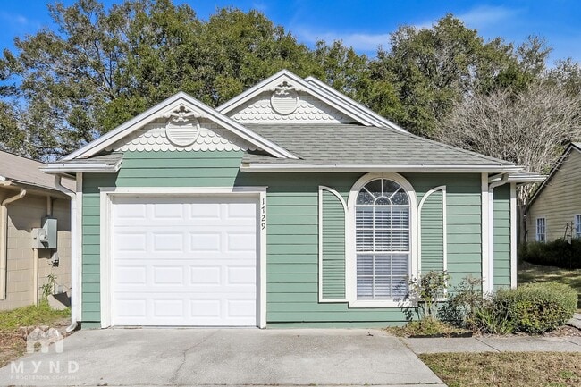 property at 1729 Chatham Cir