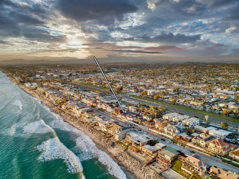 1834 S Pacific St in Oceanside, CA - Building Photo