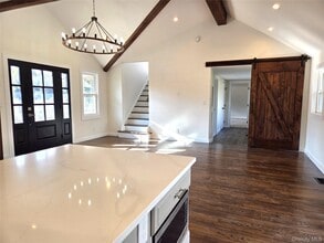85 Lewis Rd in East Quogue, NY - Building Photo - Building Photo