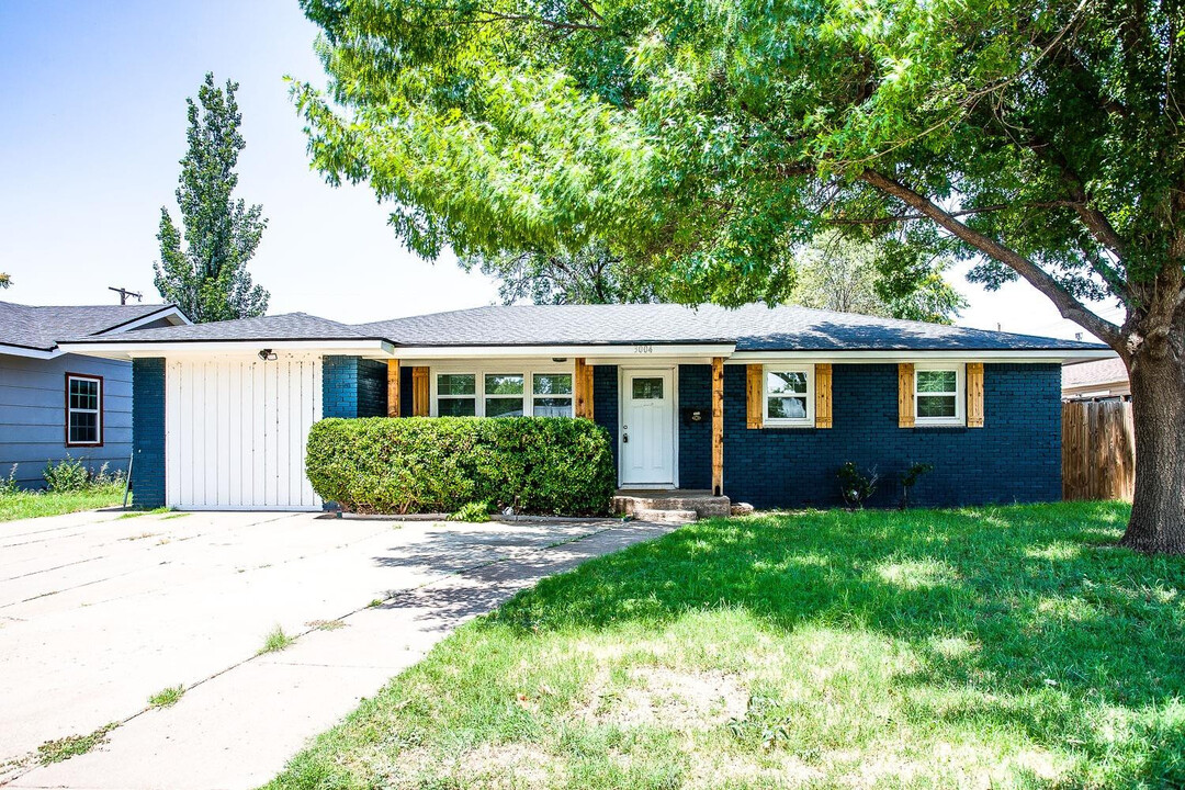 3004 36th St in Lubbock, TX - Building Photo