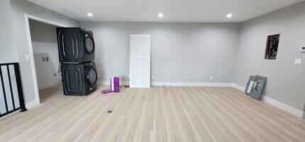 5725 Klump Ave, Unit 5725 in Los Angeles, CA - Building Photo - Building Photo