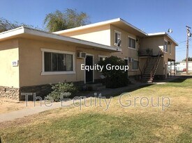 570 S Richmond Ave in Hanford, CA - Building Photo