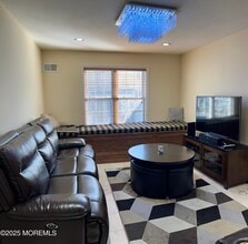 264 Midland Ave in Saddle Brook, NJ - Building Photo - Building Photo