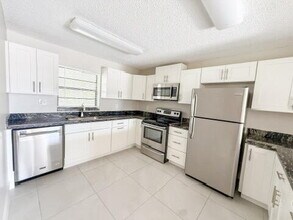 1515 N Federal Hwy in Lake Worth Beach, FL - Building Photo - Building Photo