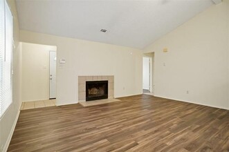 7470 Tiffany Meadows Ln in Fort Worth, TX - Foto de edificio - Building Photo