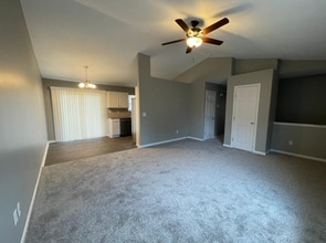 2633 N Edgemoor Dr in Wichita, KS - Building Photo - Building Photo