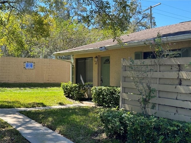 property at 725 Northlake Blvd