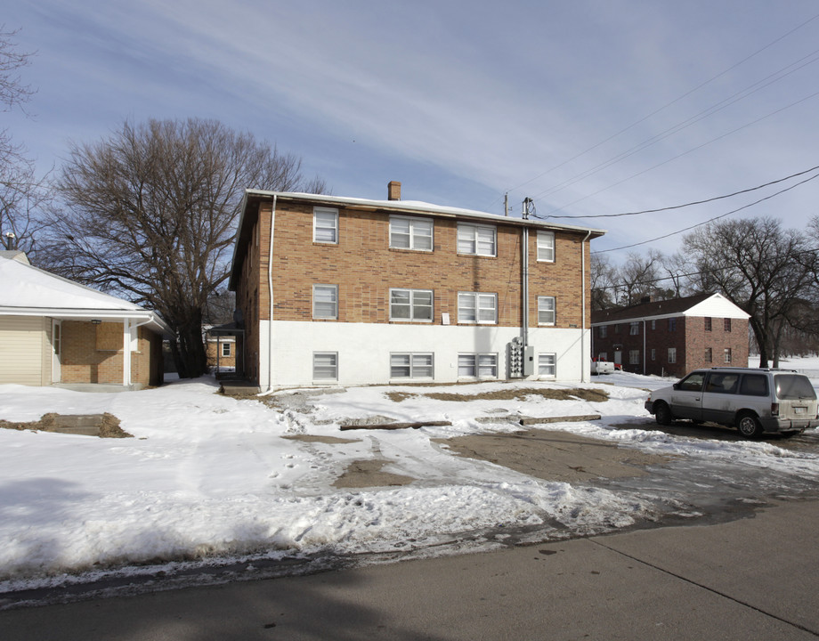 Brewer Apartments in Omaha, NE - Building Photo