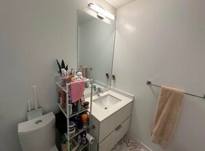 5249 Dundas St W in Toronto, ON - Building Photo - Building Photo