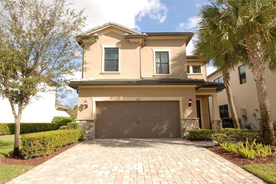 4628 Pinehurst Trl E in Oakland Park, FL - Foto de edificio