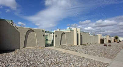 Kentucky Manor in Albuquerque, NM - Building Photo - Building Photo