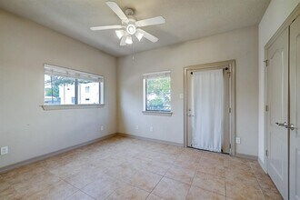 5701 Kiam St in Houston, TX - Building Photo - Building Photo