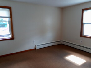 58 Cedar St in Waltham, MA - Building Photo - Building Photo