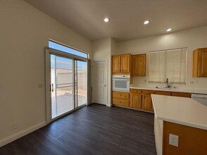 530 Curtin Ct in Las Vegas, NV - Building Photo - Building Photo