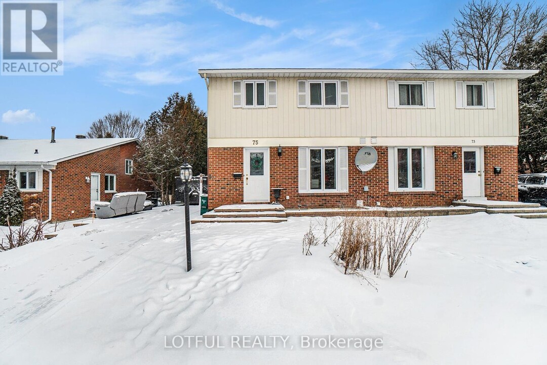 75 Dalehurst Dr in Ottawa, ON - Building Photo