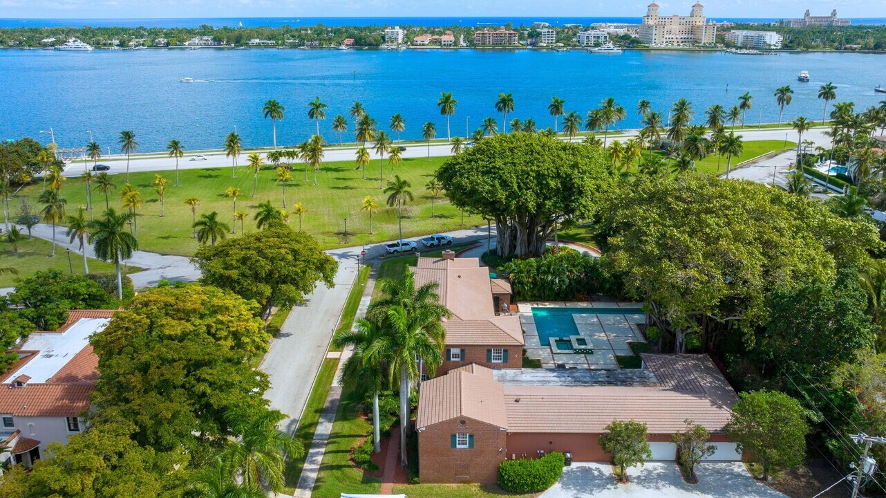 1125 N Flagler Dr in West Palm Beach, FL - Building Photo