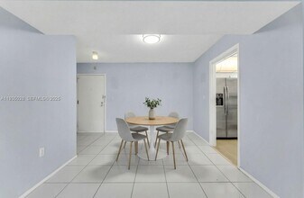 4172 Inverrary Dr in Lauderhill, FL - Building Photo - Building Photo