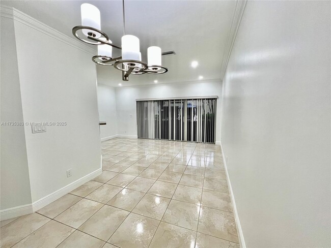 391 S W 122nd Terrace in Pembroke Pines, FL - Building Photo - Building Photo