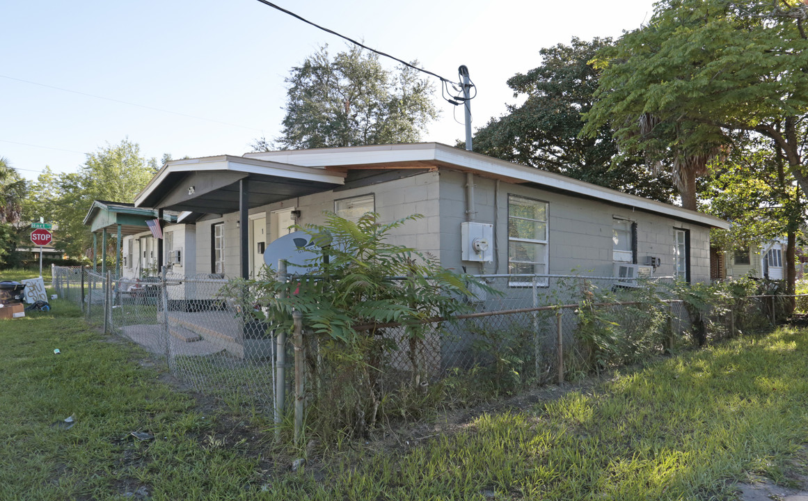 1415 Brady St in Jacksonville, FL - Foto de edificio