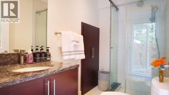 4465 W 7th Ave in Vancouver, BC - Building Photo - Building Photo