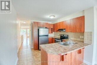 114 Brentmore Private in Ottawa, ON - Building Photo - Building Photo
