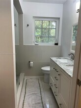 420 Aledo Ave in Coral Gables, FL - Foto de edificio - Building Photo