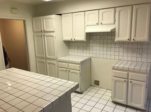 10063 Faywood St in Bellflower, CA - Foto de edificio - Building Photo