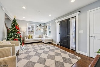 3-11 Lyons Ave in Fair Lawn, NJ - Building Photo - Building Photo