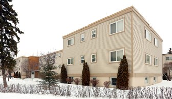 Compton Court in Edmonton, AB - Building Photo
