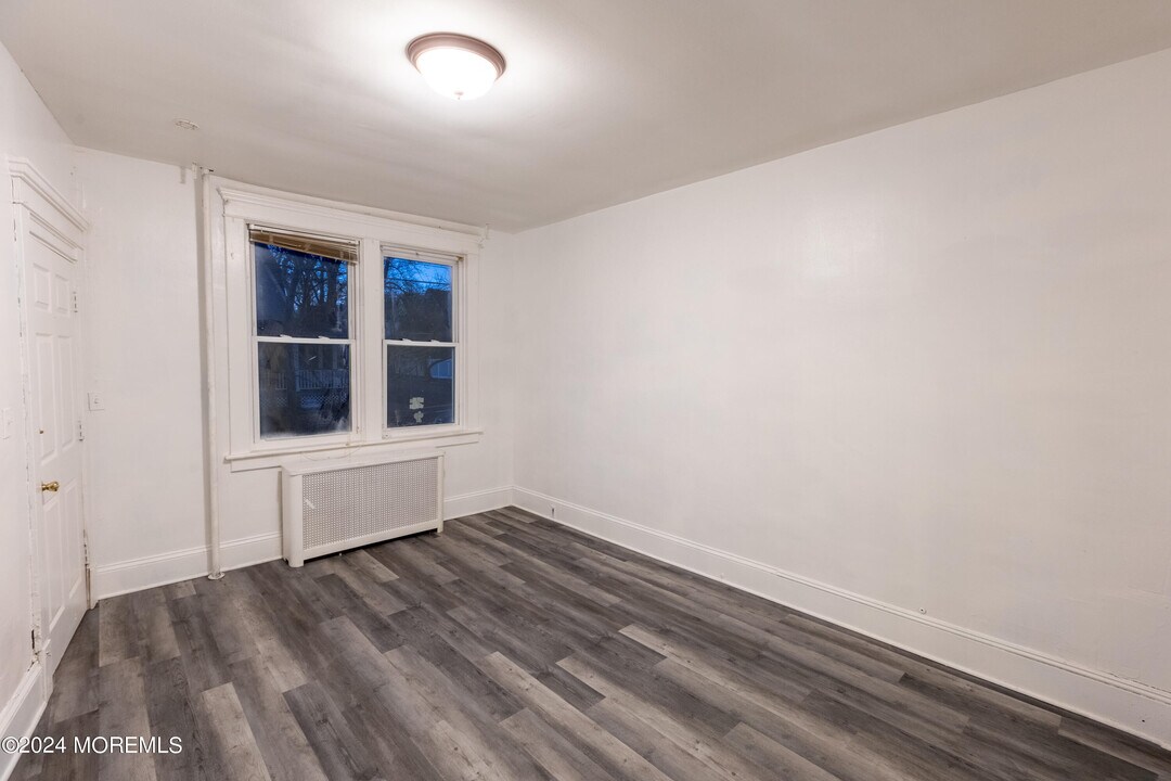 110 Rector St in Perth Amboy, NJ - Building Photo