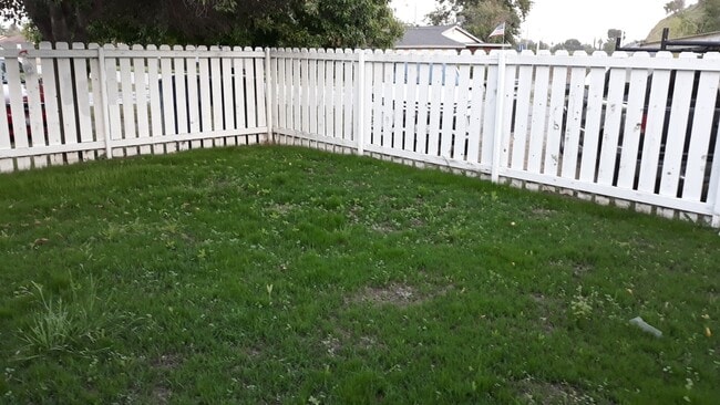 3902 Severence Ave, Unit 1 in San Bernardino, CA - Foto de edificio - Building Photo