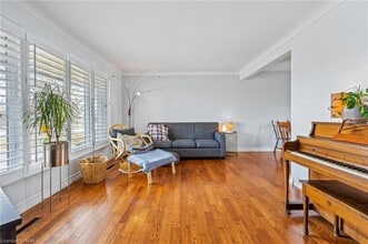 90 Rochelle Dr in St Catharines, ON - Building Photo - Building Photo