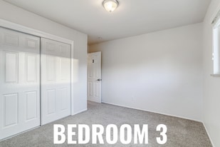 2860 S Golden Way in Denver, CO - Building Photo