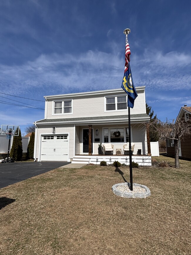 50 Douglas St in Stratford, CT - Building Photo - Building Photo