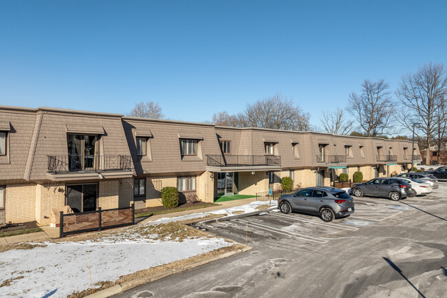 Tennis Park Condominium in Reading, PA - Building Photo - Building Photo