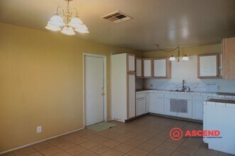 3909 Balboa Dr in Bakersfield, CA - Building Photo - Building Photo