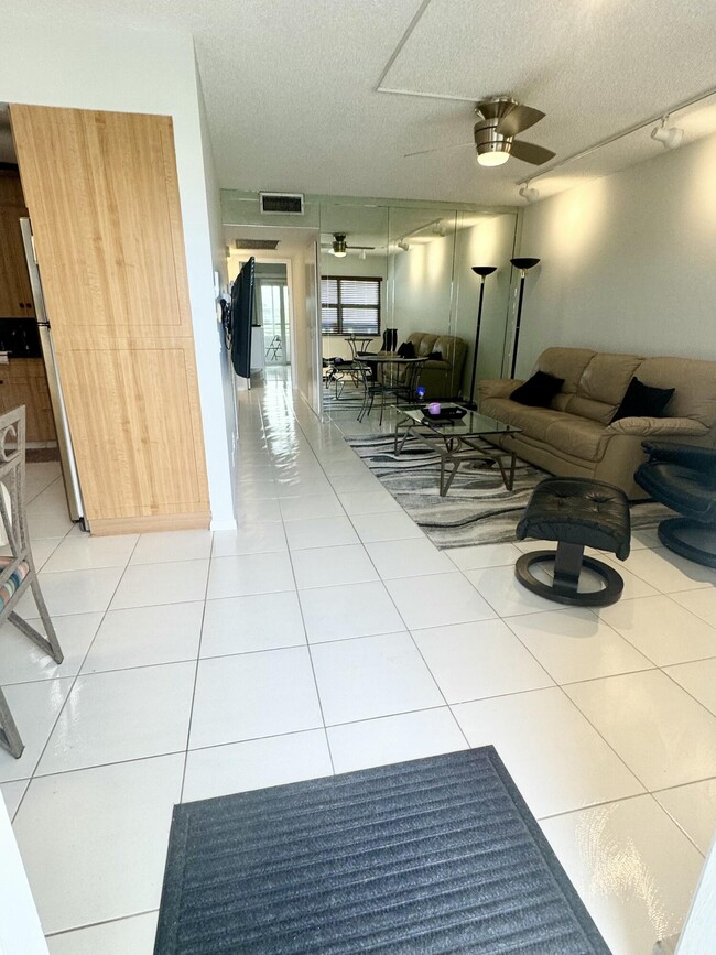 property at 4063 Yarmouth E