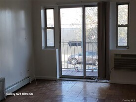 48-82-82 37th St in Queens, NY - Building Photo