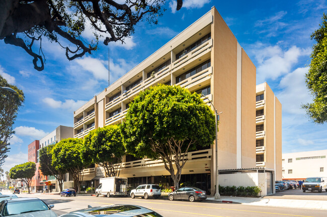 Silvercrest Senior Residence in Santa Monica, CA - Foto de edificio - Building Photo