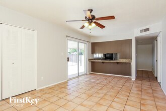 3301 W Mountain View Rd in Phoenix, AZ - Building Photo - Building Photo