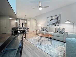 8901 Bertha Palmer Blvd-Unit -309 in Tampa, FL - Building Photo - Building Photo