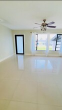 5241 NW 180th Terrace-Unit -1-222-D in Miami Gardens, FL - Building Photo - Building Photo