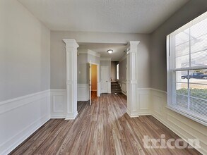 5920 Shining Oak Ln in Charlotte, NC - Building Photo - Building Photo