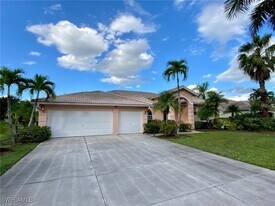 3419 Allegheny Ct in Naples, FL - Building Photo