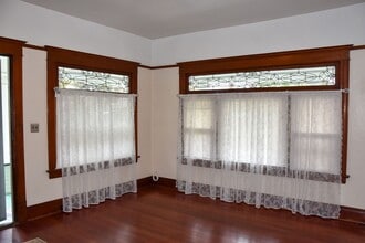 236 E Washington Ave in Orange, CA - Building Photo - Building Photo