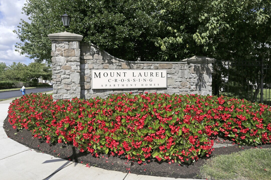 Mount Laurel Crossing in Mount Laurel, NJ - Building Photo